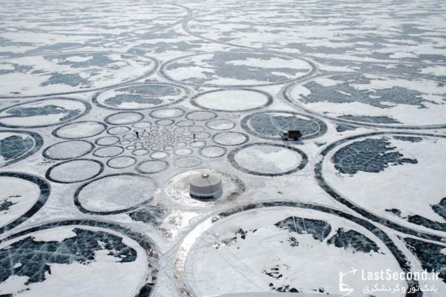 هنرنمایی بر روی دریاچه یخ زده