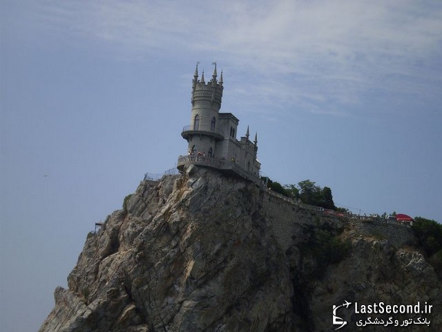 قلعه آشیانه پرستو 